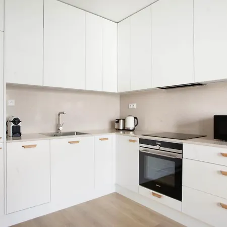 شقة Blueground 7 Furnished With Balcony Prg-1